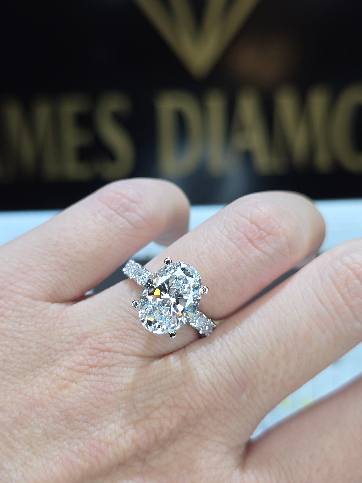 Beautiful Oval rings π Center Oval 5CT E/VS1 π