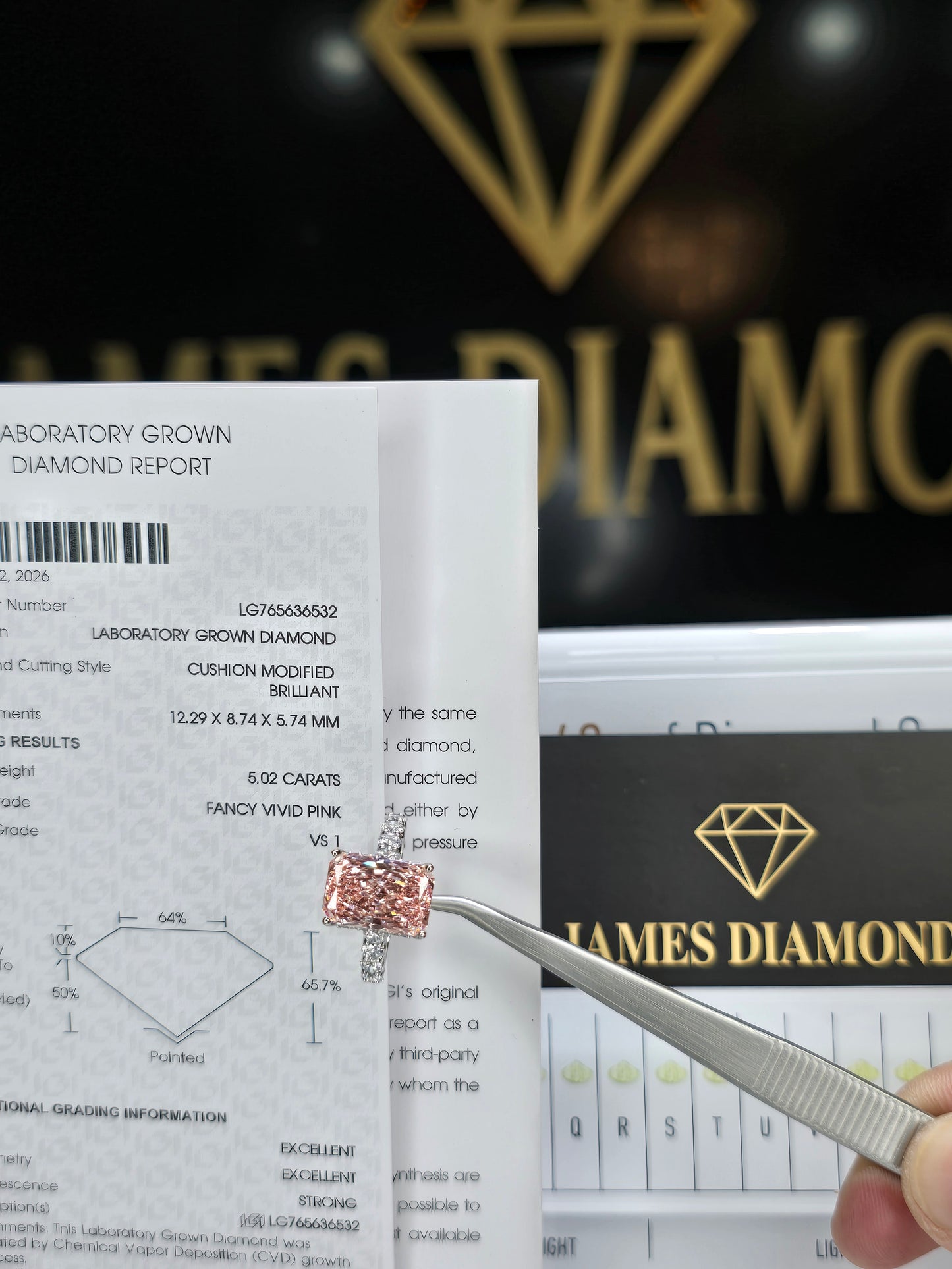 Hot Design ๐Fancy Vivid Pink Radiant 5CT / VS1 ๐