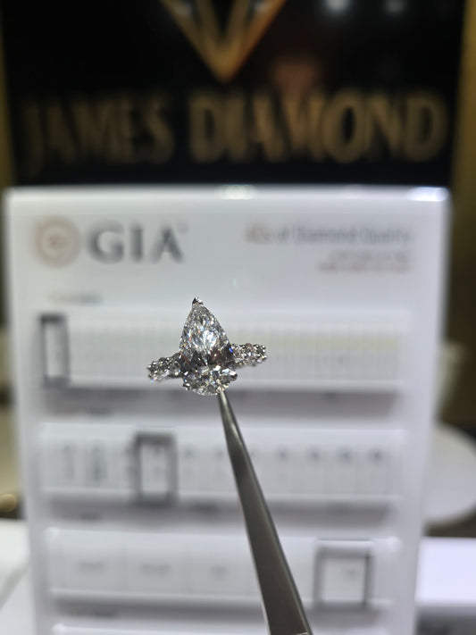 Pear Rings 💍 Center 4.79 Carat F/VS2 💎 IGI Labgrow Diamomd