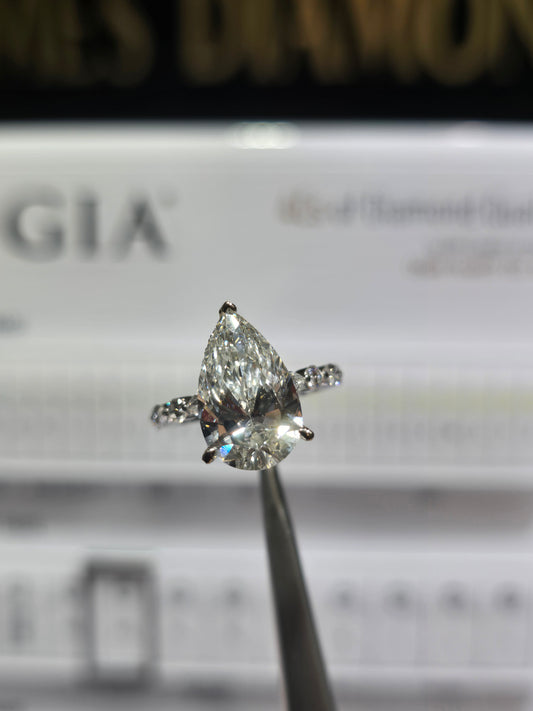 Beautiful Pear Rings 💍 Center 5 carat H/VS1 💎 IGI Labgrown Diamomd