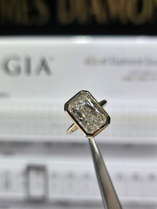 Bezel Radiant rings 💍 5 Carat E/VS1 💎 IGI Labgrown Diamond