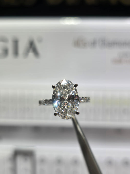 Oval Rings 💍 Center Oval 4 Carat 💎 IGI Labgrown Diamond