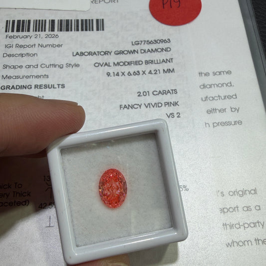2.01ct Oval Modified Brilliant Lab Grown Diamond (Fancy Vivid Pink, VS2, IGI Certified)