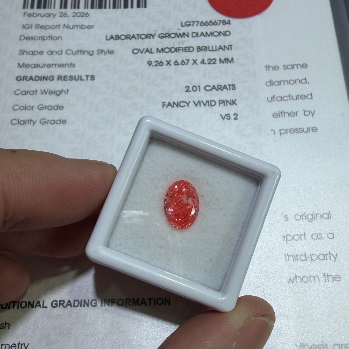 2.01ct Oval Modified Brilliant Lab Grown Diamond (Fancy Vivid Pink, VS2, IGI Certified)