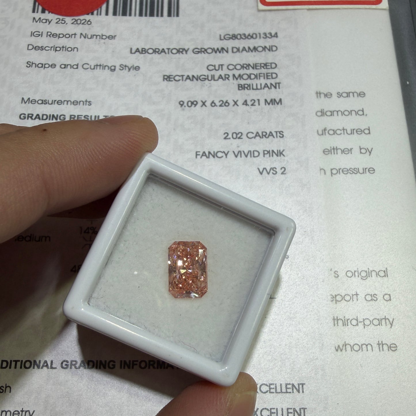 2.02ct Radiant Cut Lab Grown Diamond (Fancy Vivid Pink, VVS2, IGI Certified)